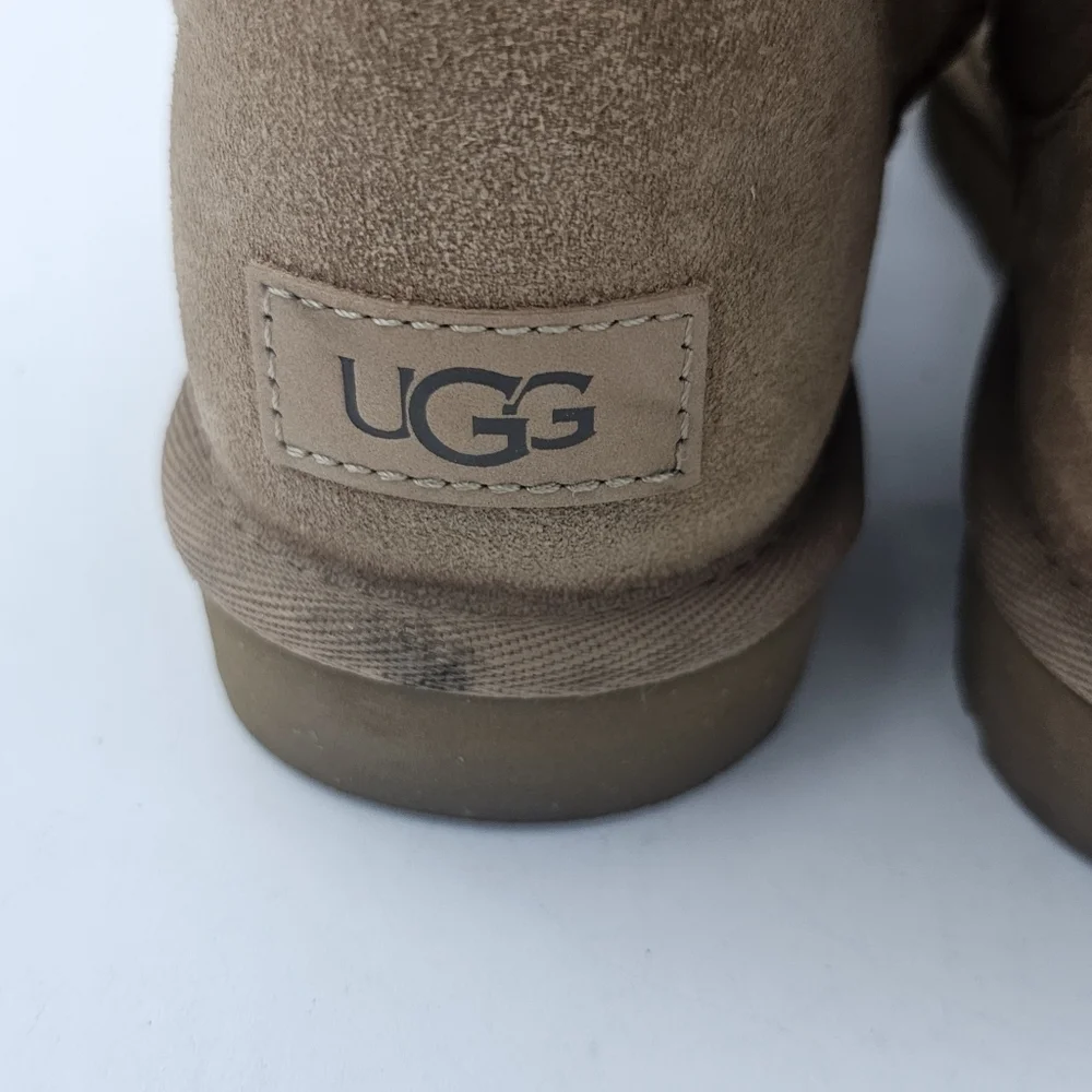 UGG Classic Short II Boots Chestnut Size 6 Cozy Winter